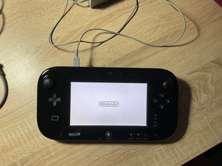 Nintendo Wii U Nera + Controller