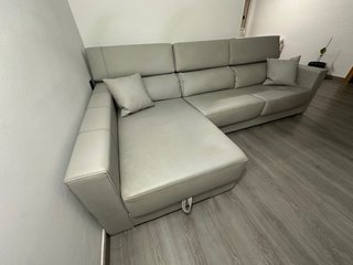 Sofá chaise longue piel gris semi nuevo