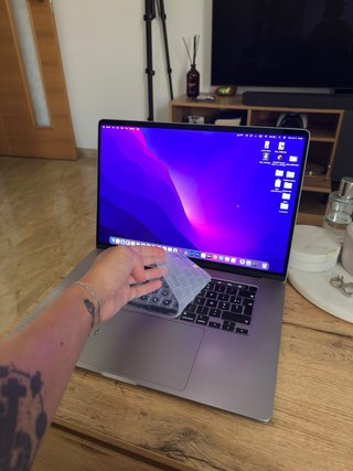 MacBook Pro 16 2020 Intel i9 1TB SSD 16GB RAM