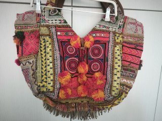 Bolso Multicolor con Flecos