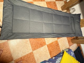 Cama de camping plegable gris