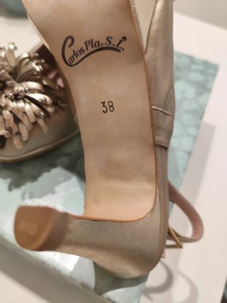 Zapatos de salón dorados talla 38