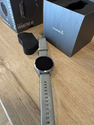 Garmin vivoactive 4S Gris GPS Smartwatch