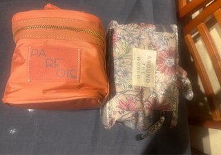 2 Neceseres del Parfois Naranja y Rosa