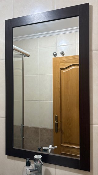 Espejo de baño marrón oscuro