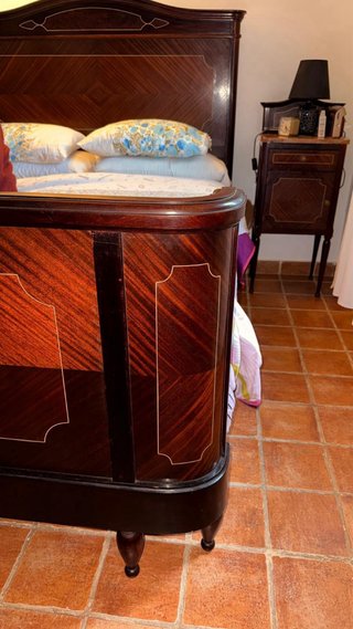 Conjunto habitación madera antiguo