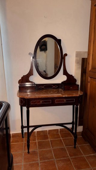 Conjunto habitación madera antiguo