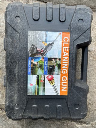 Pistola de agua a batería