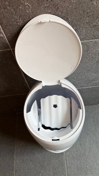 Contenedor de pañales bebé
