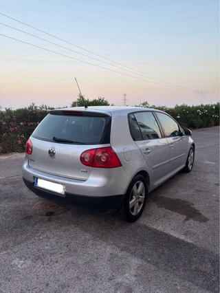 Volkswagen Golf GT DSG automatico