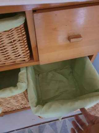 Planchador con cestas de mimbre