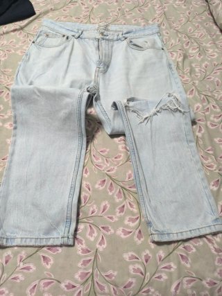 Pantalón vaquero hombre roto ancho