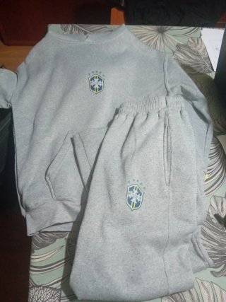 Conjunto Sudadera y Pantalón Brasil