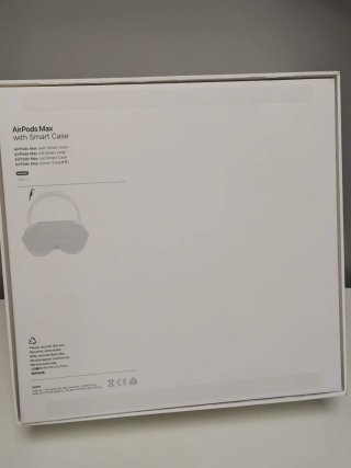 Caja AirPods Max