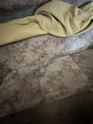 Sofá de 3 plazas tela beige y gris