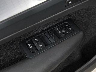 Volvo XC40 2.0 B3 G Core Auto