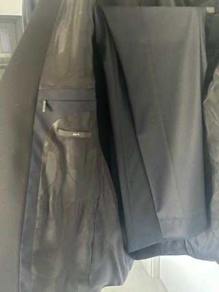 Traje Calvin Klein y Di-Bye