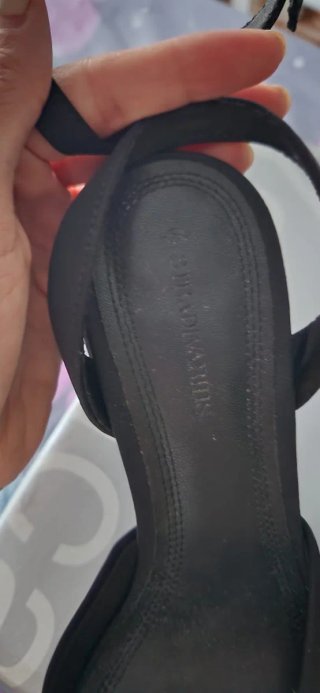 Zapatos de antelina negros, usados una sola vez