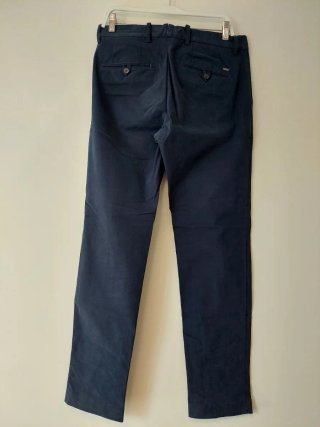 Pantalón chino azul de Mango