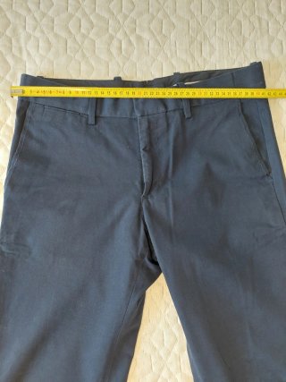 Pantalón chino azul de Mango