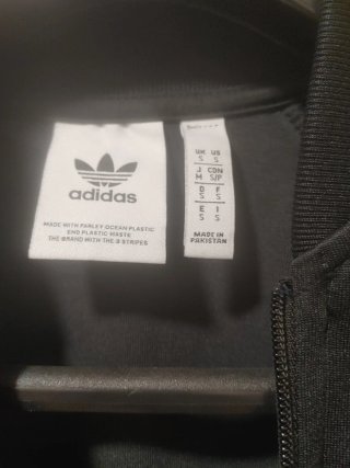 Chaqueta Adidas Negra con Rayas Blancas