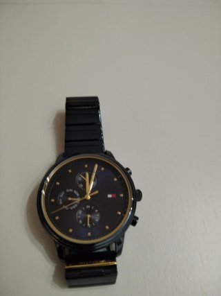Reloj Tommy Hilfiger Mujer Negro y Dorado