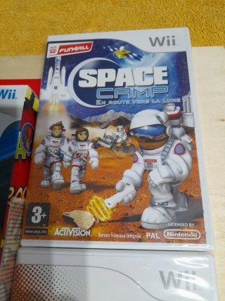 Precintados. 3 Juegos wii: mad tracks, Space camp