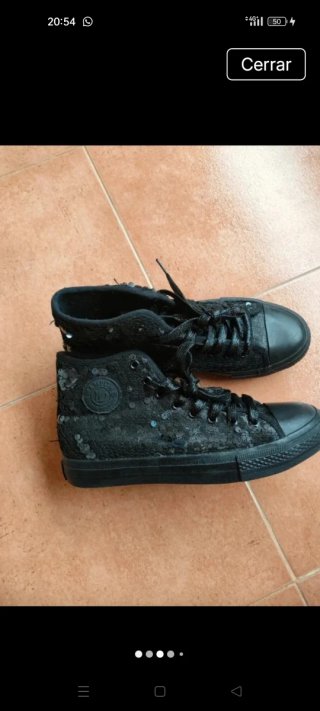 Zapatillas altas negras con lentejuelas