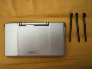 Consola Nintendo DS Plata