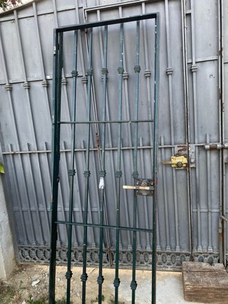 Reja de seguridad para puerta