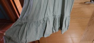 Vestido midi verde con botones
