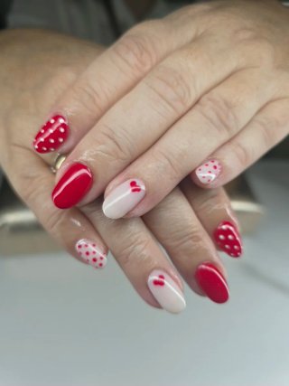 Ofrezco servicio como manicurista