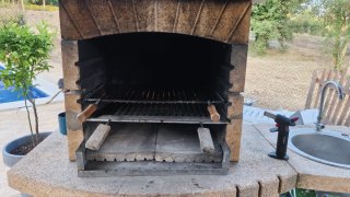 Barbacoa de obra piedra y metal