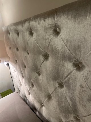 Cabecero de terciopelo beige/plateado
