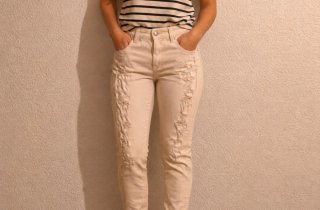 Pantalón blanco desgarrado skinny
