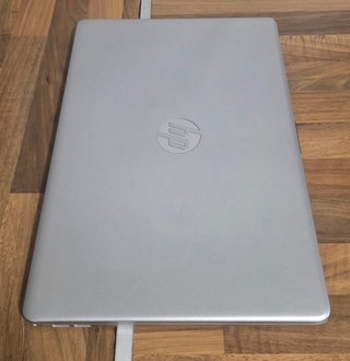 Ordenador portátil HP i5 DECIMA generación, 8RAM