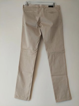 Pantalón chino beige Zara