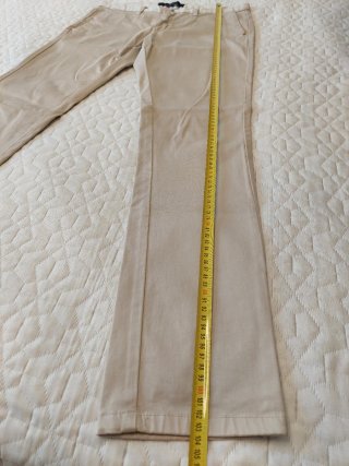Pantalón chino beige Zara