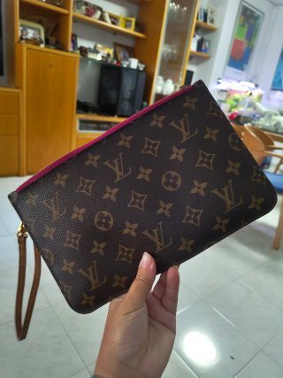Neceser Louis Vuitton Marrone e Rosa