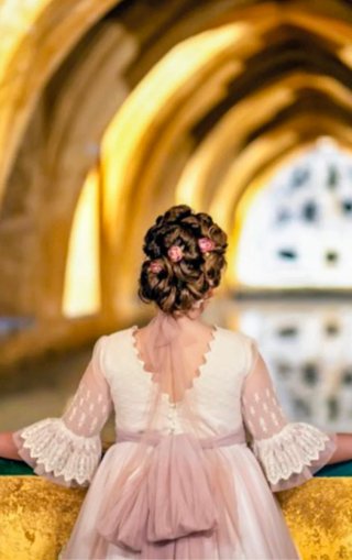 Traje de Comunión Blanco y Rosa con cancán