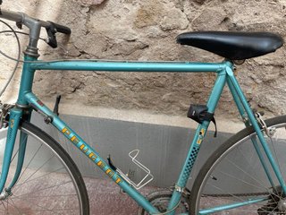 Bicicleta de carretera azul