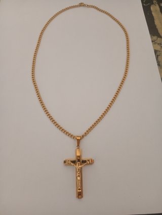 Collar Cruz Chapado Oro 18K Acero Inoxidable