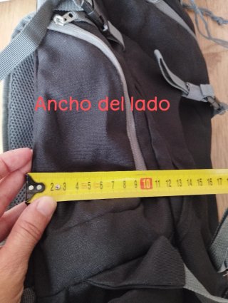 Mochila senderismo Izas negra y gris 35L