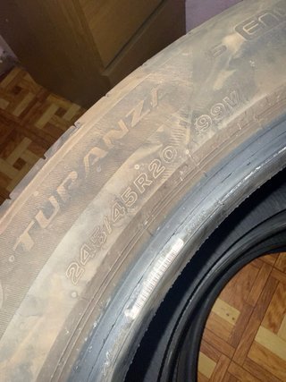 Neumáticos Bridgestone 245/45/20 99V