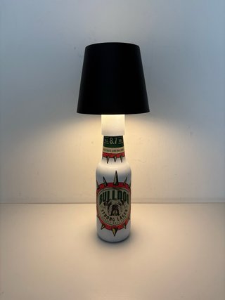 Lampada da tavolo Bulldog Strong Lager