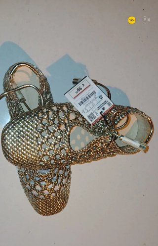 Zapatos ZARA Malla Dorados Talla 39