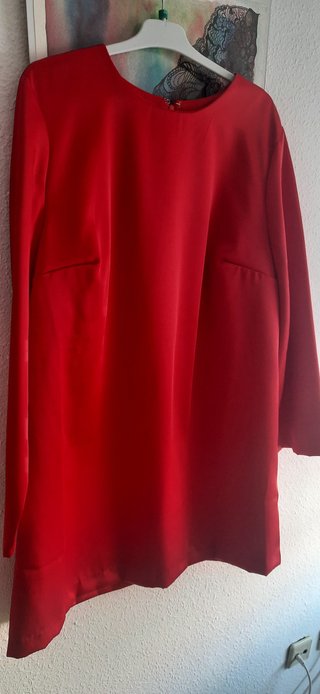 Vestido saten rojo midi de fiesta