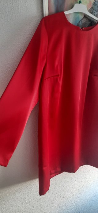Vestido saten rojo midi de fiesta