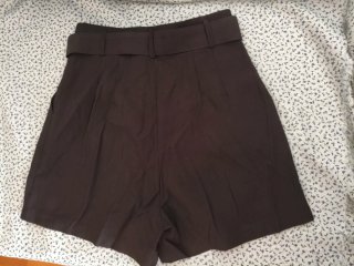 Bermudas cintura alta con cinturón