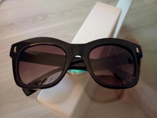 Occhiali da sole da donna neri